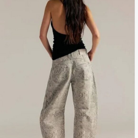 We The Free Good Luck Snake Print Barrel Jeans - Size 25 NWT - Picture 4 of 11